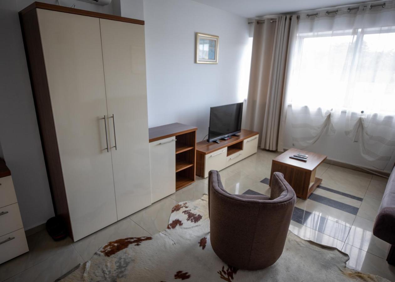 Guest House Agropapuk Šid Exteriör bild
