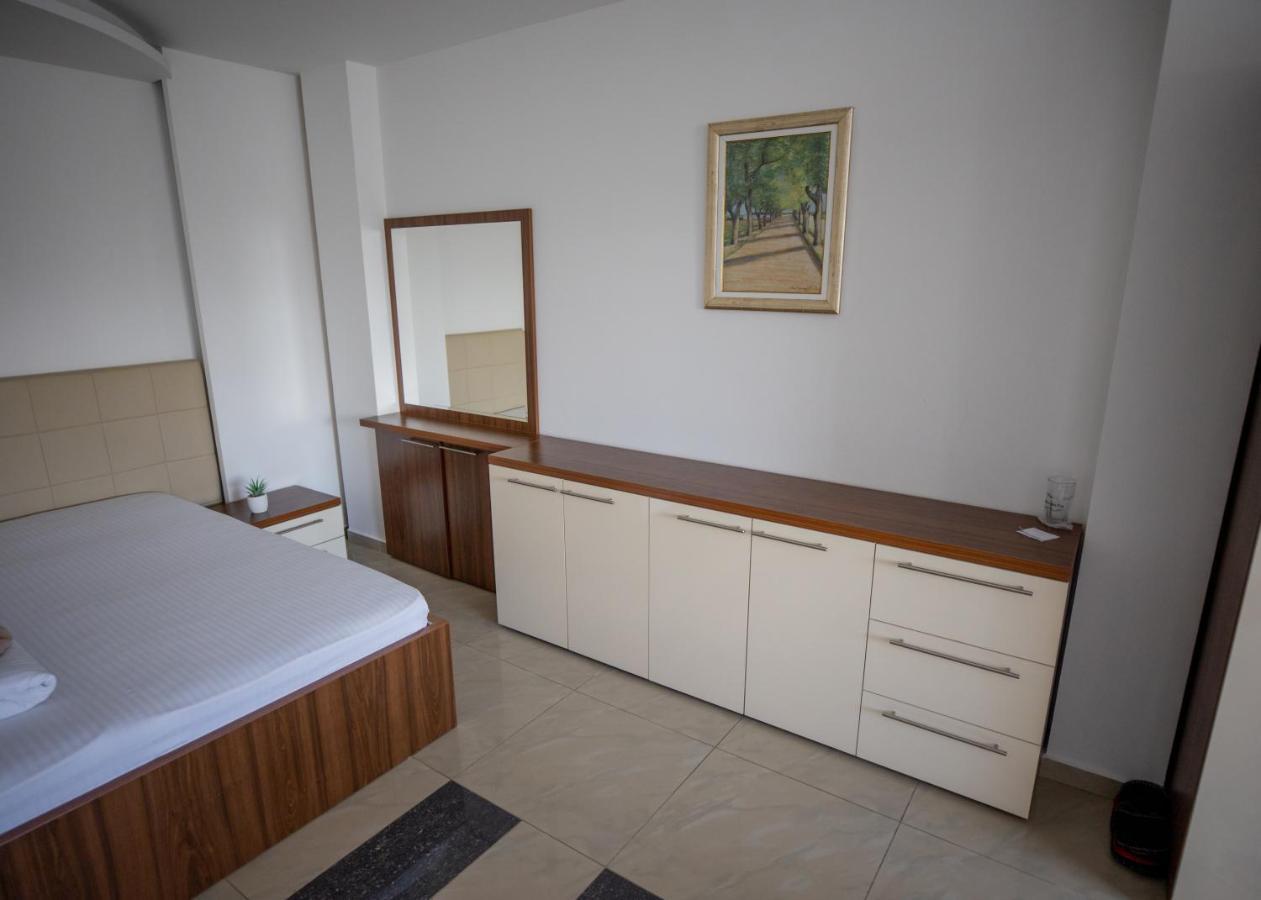 Guest House Agropapuk Šid Exteriör bild